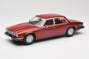 Jaguar XJ Series III Metallic Dark Red MCG 1:18 MCG18176 Pressofusione