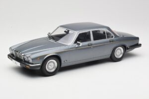 Jaguar XJ Series III Metallic Grey MCG 1:18 MCG18177 Pressofusione