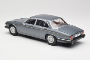 Jaguar XJ Series III Metallic Grey MCG 1:18 MCG18177 Pressofusione — immagine 5 di 6