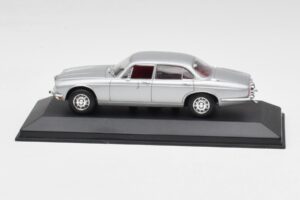 Jaguar XJ12 Series II Argento Minichamps 1:43 400130401 Pressofusione