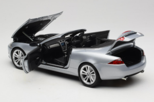 Jaguar XK X150 Cabriolet Argento Minichamps 1:18 153130533 Pressofusione — immagine 5 di 8