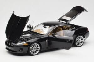 Jaguar XK-R X150 Midnight Nero AUTOart 1:18 73632 Pressofusione — immagine 2 di 8