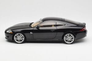 Jaguar XK-R X150 Midnight Nero AUTOart 1:18 73632 Pressofusione — immagine 4 di 8