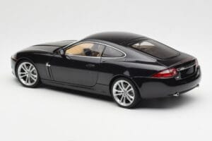 Jaguar XK-R X150 Midnight Nero AUTOart 1:18 73632 Pressofusione — immagine 7 di 8