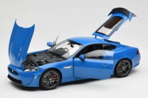 Jaguar XKR-S X150 French Racing Blu AUTOart 1:18 73641 Pressofusione — immagine 2 di 8