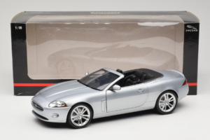 Jaguar XK X150 Cabriolet Argento Minichamps 1:18 150130531 Pressofusione — immagine 8 di 8