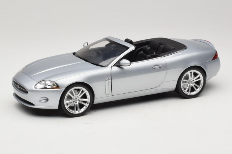Jaguar XK X150 Cabriolet Argento Minichamps 1:18 150130531 Pressofusione