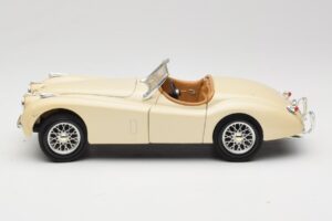 Jaguar XK120 Bianco Eduscho 1:18 7482-1HTH Pressofusione — immagine 4 di 8