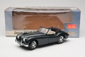 Jaguar XK140 Drophead Coupe Nero Sun Star 1:18 2802 Pressofusione — immagine 8 di 8