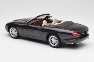 Jaguar XKR X100 Cabriolet Grigio Maisto 1:18 50331 Pressofusione — immagine 7 di 8