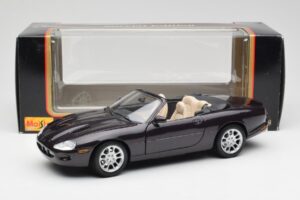 Jaguar XKR X100 Cabriolet Grigio Maisto 1:18 50331 Pressofusione — immagine 8 di 8