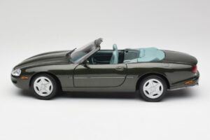 Jaguar XKR X100 Cabriolet Verde Maisto 1:18 37800-M1 Pressofusione — immagine 4 di 8