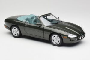 Jaguar XKR X100 Cabriolet Verde Maisto 1:18 37800-M1 Pressofusione — immagine 6 di 8