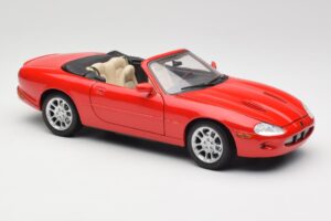 Jaguar XKR X100 Rosso Maisto 1:18 50330 Pressofusione — immagine 6 di 8