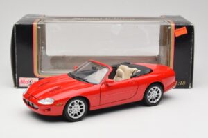 Jaguar XKR X100 Rosso Maisto 1:18 50330 Pressofusione — immagine 8 di 8