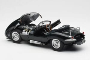 Jaguar XKSS Steve McQueen Personal Car AUTOart 1:18 73526 Pressofusione — immagine 5 di 8