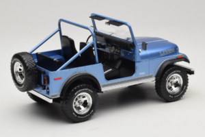Jeep CJ-7 Laredo Blu MCG 1:18 MCG18553 Pressofusione — immagine 2 di 6