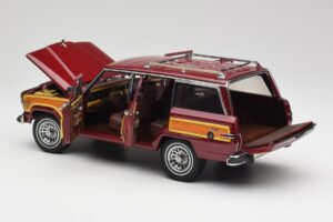Jeep Grand Wagoneer Classic Rosso AUTOart 1:18 74002 Pressofusione — immagine 5 di 8