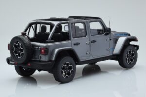 Jeep Wrangler 4xe Argento GT Spirit 1:18 GT419 Resina — immagine 2 di 6