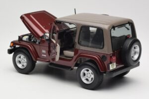 Jeep Wrangler TJ Sahara Rosso Maisto 1:18 31662 Pressofusione — immagine 5 di 8