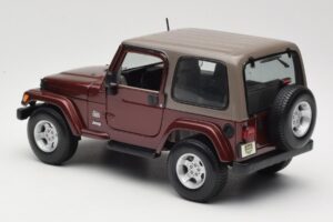 Jeep Wrangler TJ Sahara Rosso Maisto 1:18 31662 Pressofusione — immagine 7 di 8