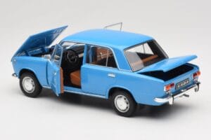 Lada 1200 2101 Blu IXO 1:18 18CMC204OP Pressofusione — immagine 5 di 8