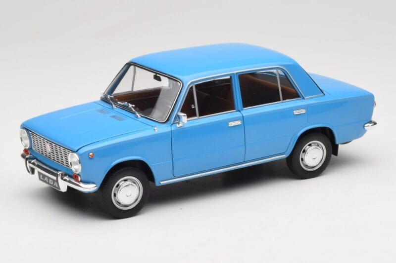 Lada 1200 2101 Blu IXO 1:18 18CMC204OP Pressofusione