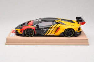 Lamborghini Aventador Liberty Walk Infinite Nero Giallo Timothy & Pierre 1:18 REMC035 Pressofusione