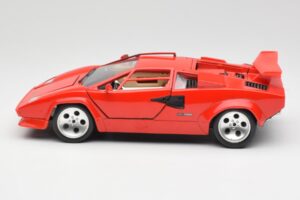 Lamborghini Countach Rosso Bburago 1:18 3047-M1 Pressofusione — immagine 4 di 8