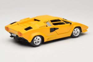 Lamborghini Countach TC Giallo Tonka 1:18 09035-R1 Pressofusione — immagine 3 di 8