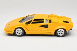 Lamborghini Countach TC Giallo Tonka 1:18 09035-R1 Pressofusione — immagine 4 di 8