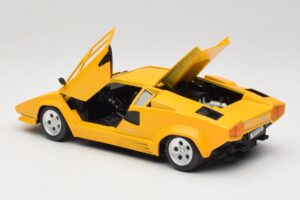 Lamborghini Countach TC Giallo Tonka 1:18 09035-R1 Pressofusione — immagine 5 di 8