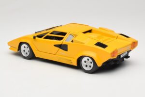 Lamborghini Countach TC Giallo Tonka 1:18 09035-R1 Pressofusione — immagine 7 di 8