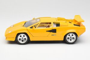 Lamborghini Countach Giallo Bburago 1:18 3037 Pressofusione — immagine 4 di 8