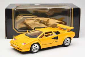 Lamborghini Countach Giallo Bburago 1:18 3037 Pressofusione — immagine 8 di 8