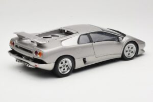 Lamborghini Diablo Argento AUTOart 1:18 70071 Pressofusione — immagine 3 di 8