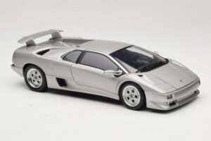 Lamborghini Diablo Argento AUTOart 1:18 70071 Pressofusione — immagine 6 di 8