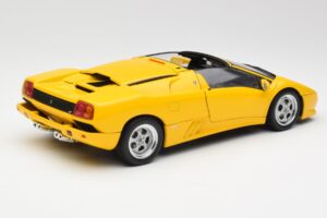 Lamborghini Diablo Roadster Giallo AUTOart 1:18 70092 Pressofusione — immagine 3 di 8