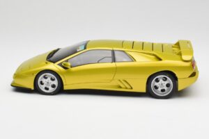 Lamborghini Diablo SE30 Anniversary Edition Giallo Spyder AUTOart 1:18 79157 Pressofusione — immagine 4 di 8