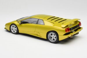 Lamborghini Diablo SE30 Anniversary Edition Giallo Spyder AUTOart 1:18 79157 Pressofusione — immagine 7 di 8