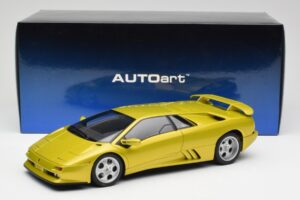 Lamborghini Diablo SE30 Anniversary Edition Giallo Spyder AUTOart 1:18 79157 Pressofusione — immagine 8 di 8