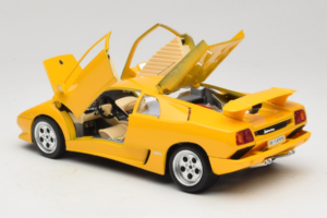 Lamborghini Diablo Giallo Bburago 1:18 3041 Pressofusione — immagine 5 di 8