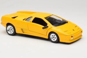 Lamborghini Diablo Giallo Tonka 1:18 09035 Pressofusione — immagine 6 di 8
