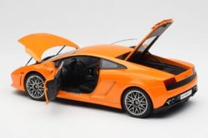 Lamborghini Gallardo LP560-4 Arancione AUTOart 1:18 74593 Pressofusione — immagine 5 di 8