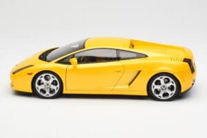 Lamborghini Gallardo Metallic Giallo AUTOart 1:18 74571 Pressofusione — immagine 4 di 8