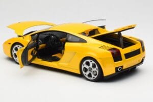 Lamborghini Gallardo Metallic Giallo AUTOart 1:18 74571 Pressofusione — immagine 5 di 8