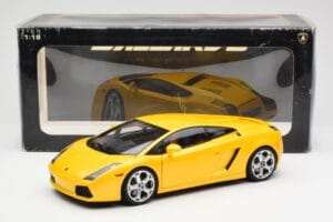 Lamborghini Gallardo Metallic Giallo AUTOart 1:18 74571 Pressofusione — immagine 8 di 8