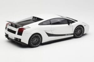 Lamborghini Gallardo Superleggera Monocerus Metallic Bianco AUTOart 1:18 74585 Pressofusione — immagine 3 di 8