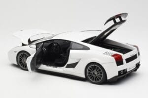 Lamborghini Gallardo Superleggera Monocerus Metallic Bianco AUTOart 1:18 74585 Pressofusione — immagine 5 di 8