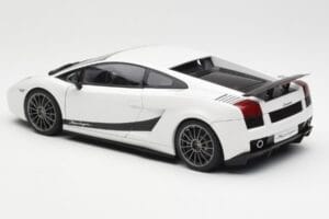 Lamborghini Gallardo Superleggera Monocerus Metallic Bianco AUTOart 1:18 74585 Pressofusione — immagine 7 di 8